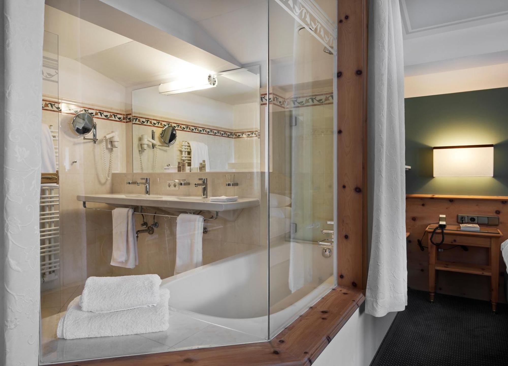 Hotel Schwarzwand Лех Экстерьер фото
