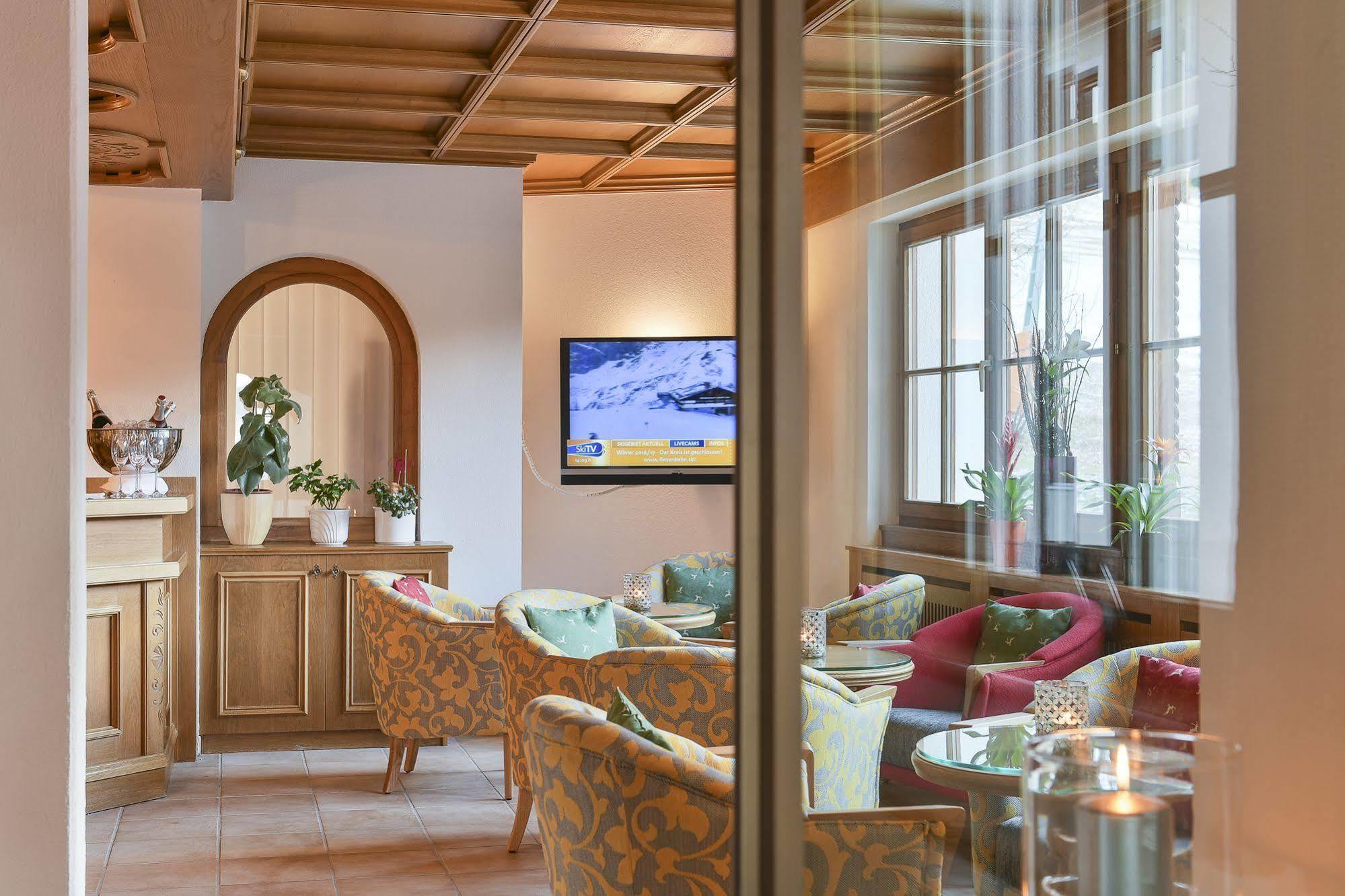 Hotel Schwarzwand Лех Экстерьер фото