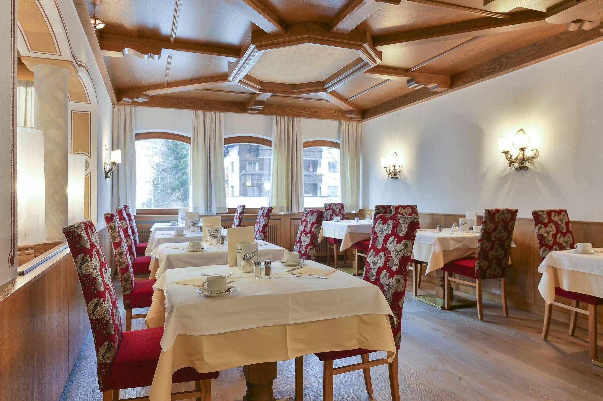 Hotel Schwarzwand Лех Экстерьер фото