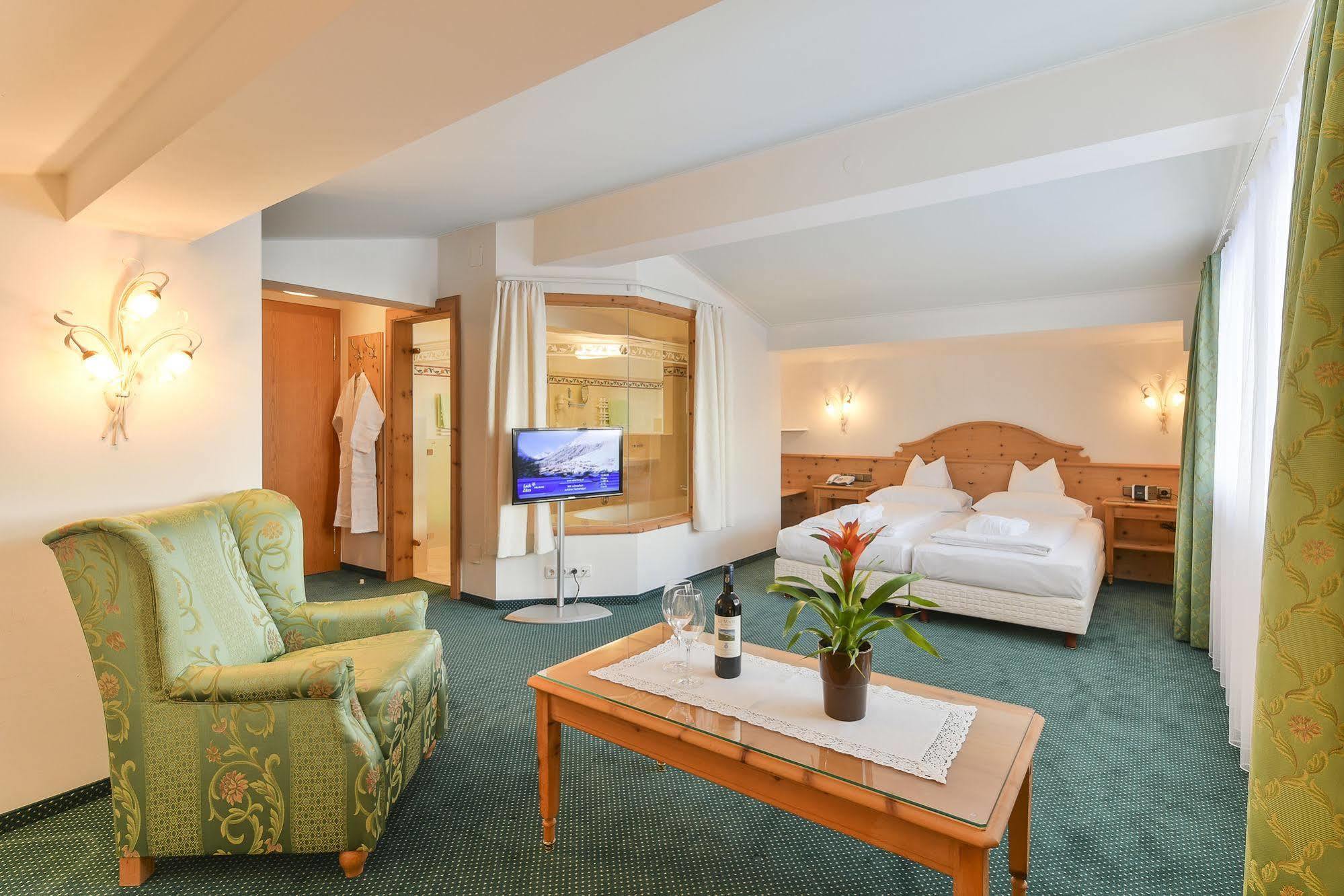 Hotel Schwarzwand Лех Экстерьер фото